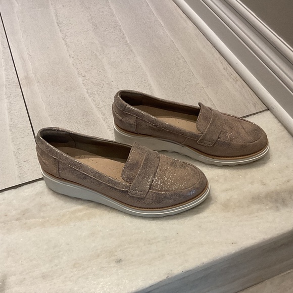 Women’s Clark’s collection loafers - Picture 3 of 6